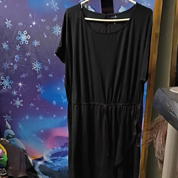 just be Dresses & Skirts - Just Be Black Sheath Dress Short Sleeve Crew Neck